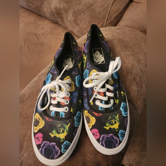Vans Black and Yellow Cartoon Sneakers - Picture 2 of 6